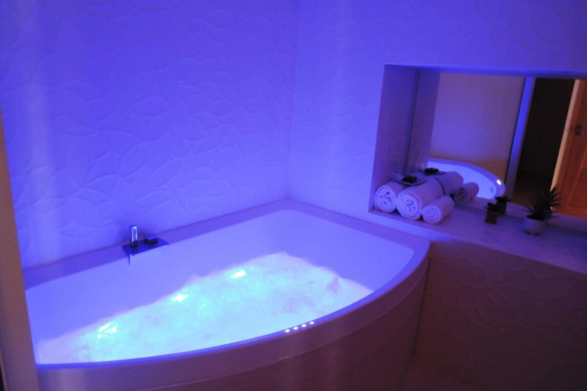 L'Eau Vive Jacuzzi Et Sauna En Vieille Ville 5 Annecy Dış mekan fotoğraf